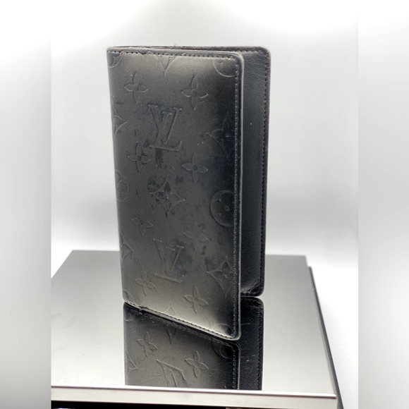 Louis Vuitton Men’s Mat Vernis Flap Pocket Wallet - Picture 2 of 2